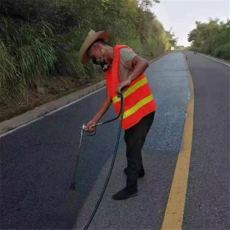通州 彩色防滑路面的底涂是保障路面附着力